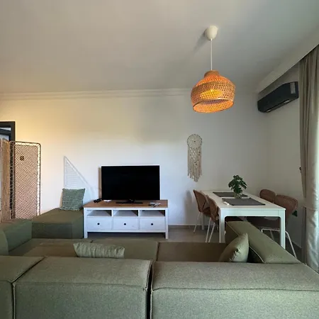 Kibris Girnede 1 Yatak Odali Sueper Lueks Havuzlu * Kalokhorio