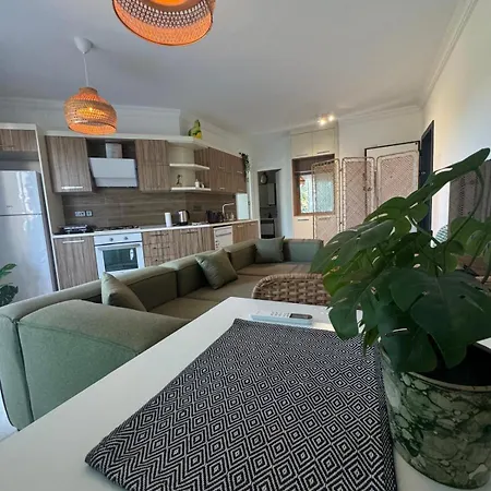 Kibris Girnede 1 Yatak Odali Sueper Lueks Havuzlu Appartement