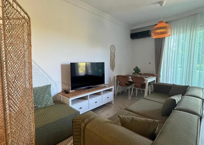 Kibris Girnede 1 Yatak Odali Sueper Lueks Havuzlu Apartament *