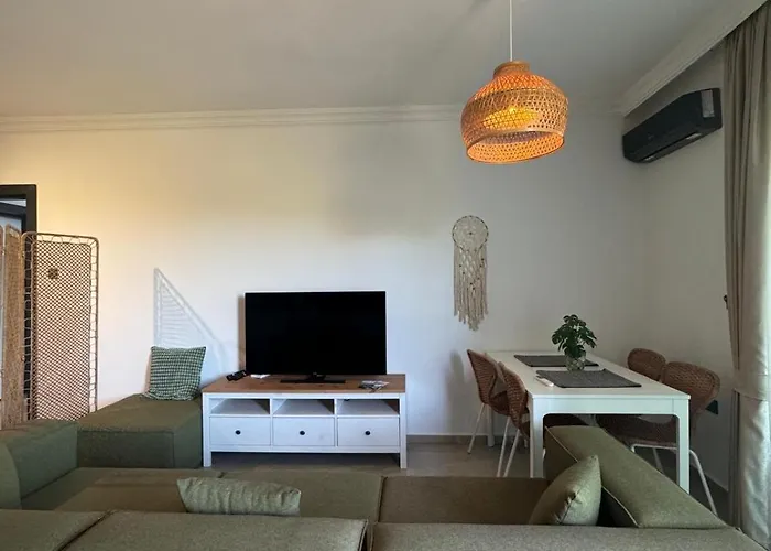 Kibris Girnede 1 Yatak Odali Sueper Lueks Havuzlu * Kalokhorio